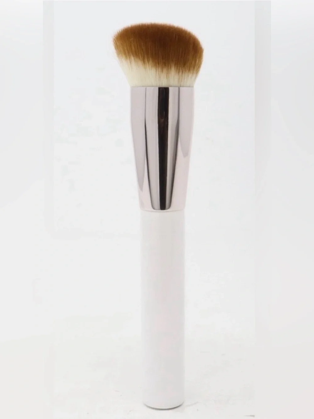 La Mer - The Angled Foundation Brush
